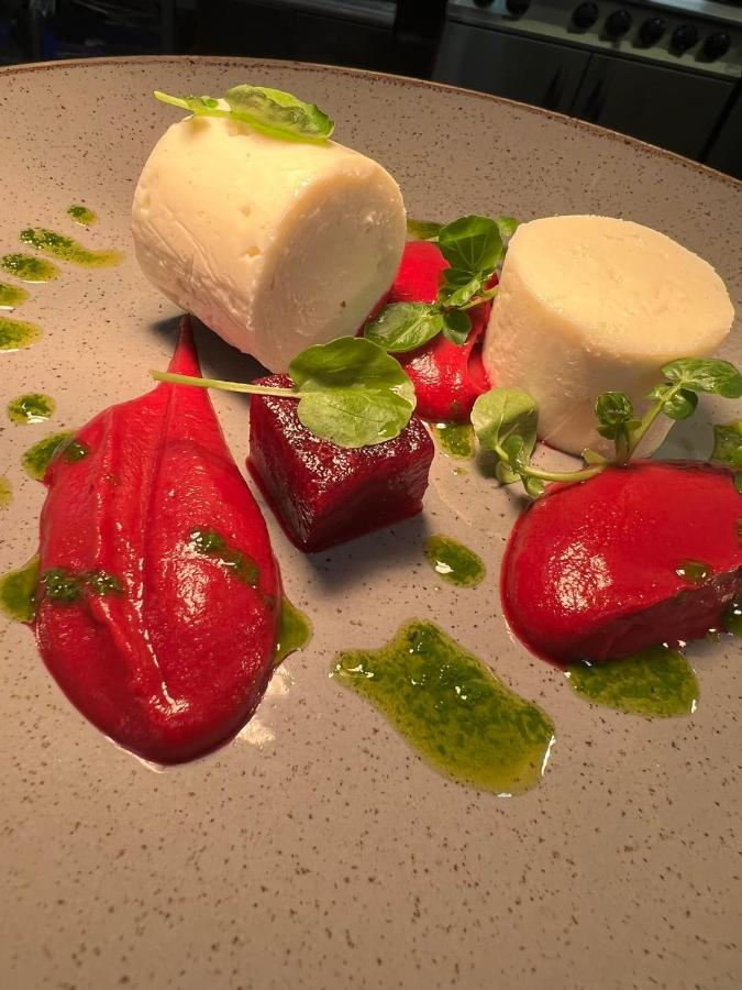 ホテル The Beresford Arms モーペス エクステリア 写真