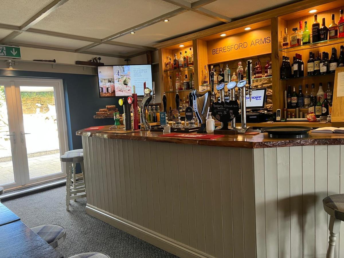 ホテル The Beresford Arms モーペス エクステリア 写真